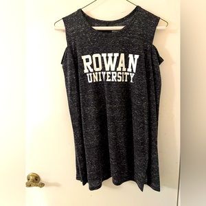 NWOT WOMENS ROWAN UNIVERSITY COLD SHOULDER LONG SLEEVE TEE. SIZE MEDIUM